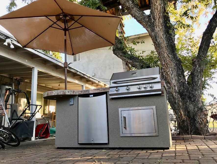 Outdoor Kitchens