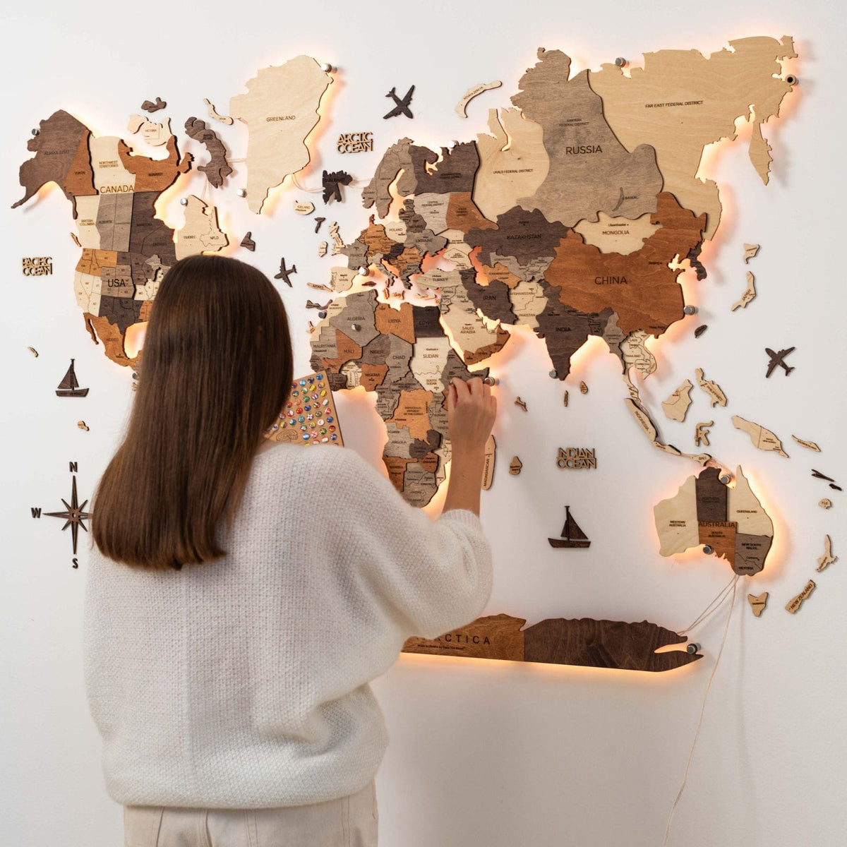 3D LED Wooden World Map Wall Art – Multicolor Illuminated Map for Living Room & Office Decor