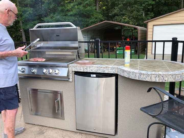 7.5' Outdoor BBQ Island with Round Bar, LED Lights & Built-In Grill – Backyard Entertainment Bar