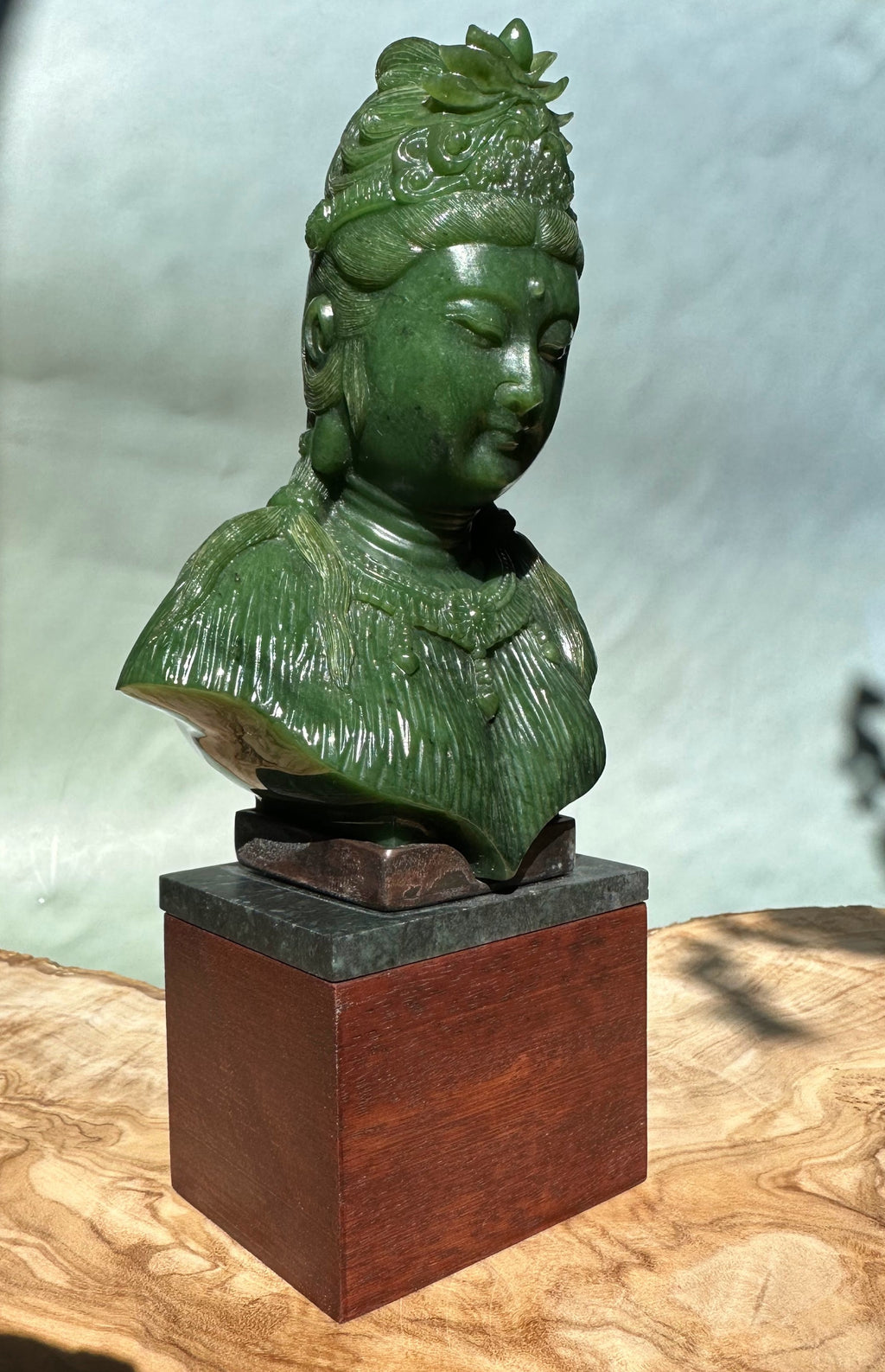 Guanyin Statue – 5" Hand-Carved Jade Goddess of Compassion Figurine for Home Decor & Gifting