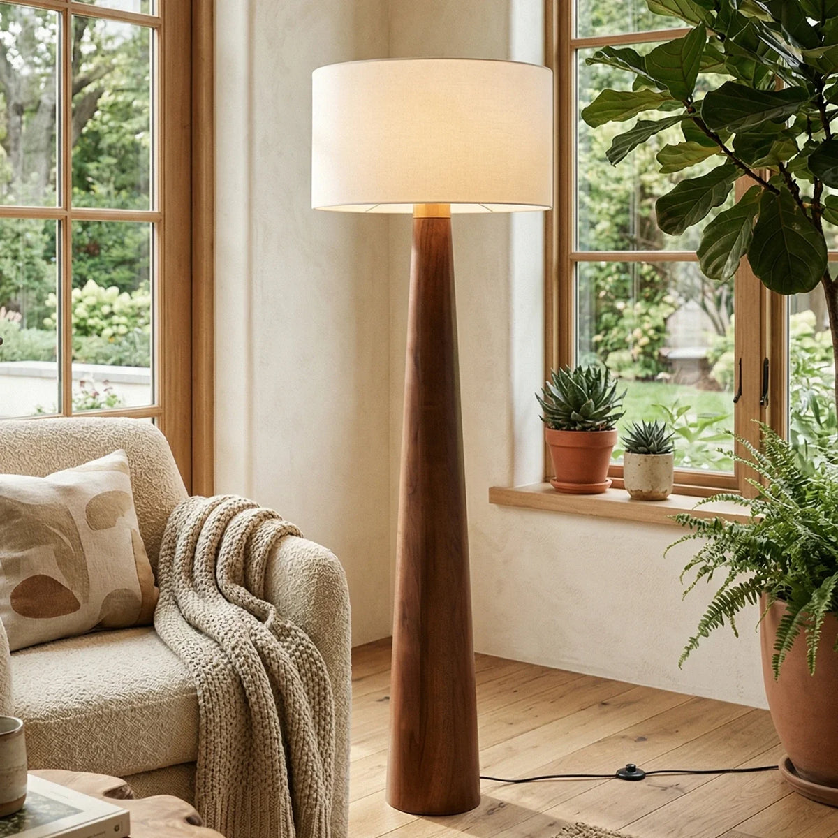 Pleated Fabric Tapered Floor Lamp – Classic Standing Lamp for Living Room & Bedroom