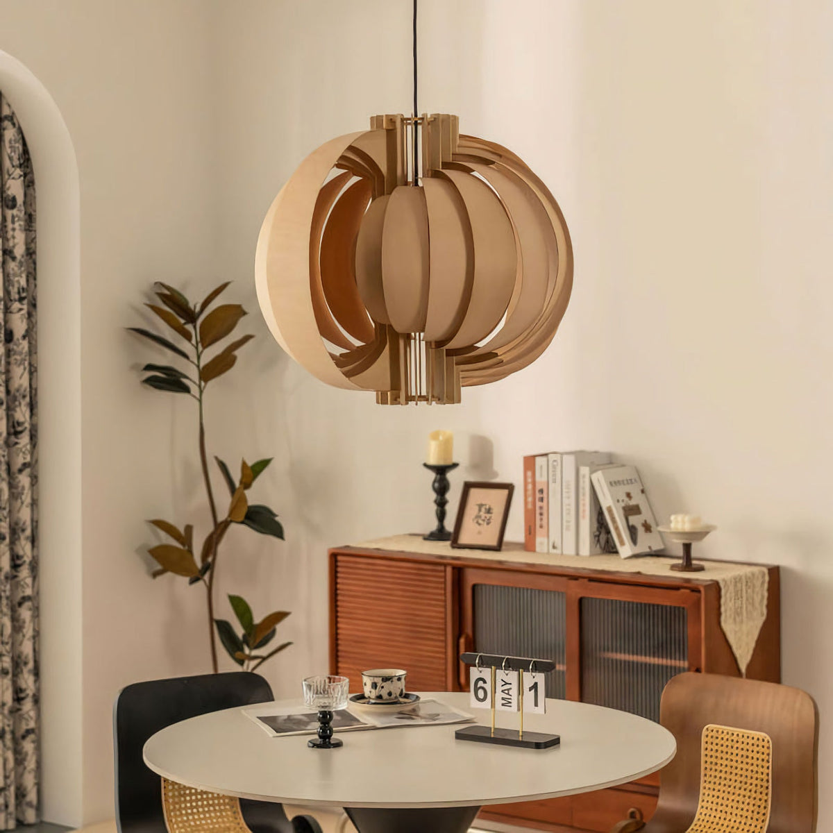 Wooden Lantern Pendant Lamp – Rustic Natural Wood Hanging Light for Dining Room & Entryway