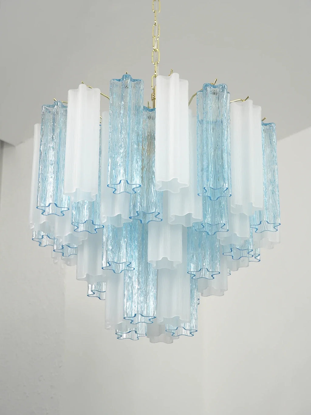 Anwen Two-Tone Glass Tube Chandelier – Artistic Modern Ceiling Light for Living Room & Dining Room