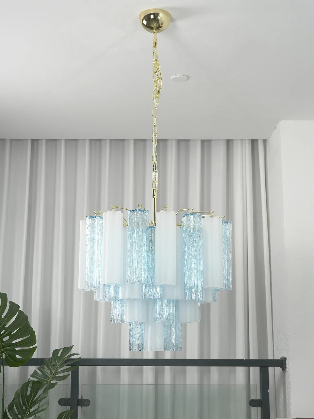 Anwen Two-Tone Glass Tube Chandelier – Artistic Modern Ceiling Light for Living Room & Dining Room